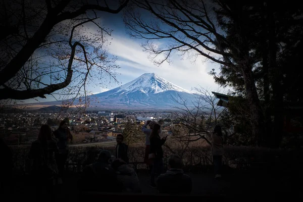 Toeristen Die Foto Maken Van Mount Fuji Bij Stad Fujiyoshida — Stockfoto