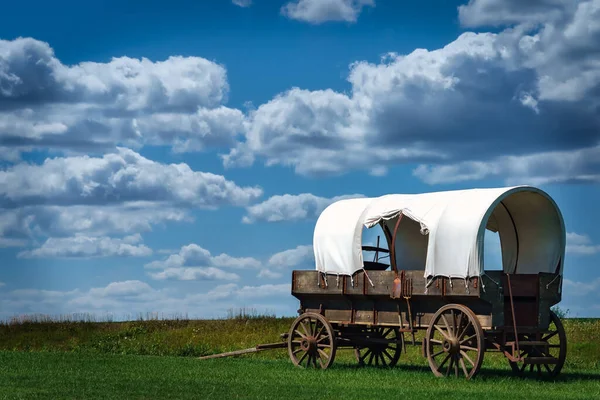 Chariot Couvert Est Sur Bord Une Route Wisconsin Dans Comté — Photo