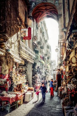 Spacca Napoli 'den alışveriş yapan müşteriler.