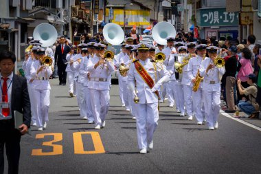 Japon Deniz Savunma Gücü (JMSDF) Siyah Gemi Festivali 'nde yürüyüşe geçti.