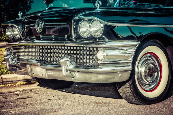 Передняя Часть Buick Special 1958 Года — стоковое фото