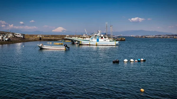 Hayama Kanagawa Japan April 2019 Αλιευτικά Σκάφη Κάθονται Ένα Μικρό — Φωτογραφία Αρχείου