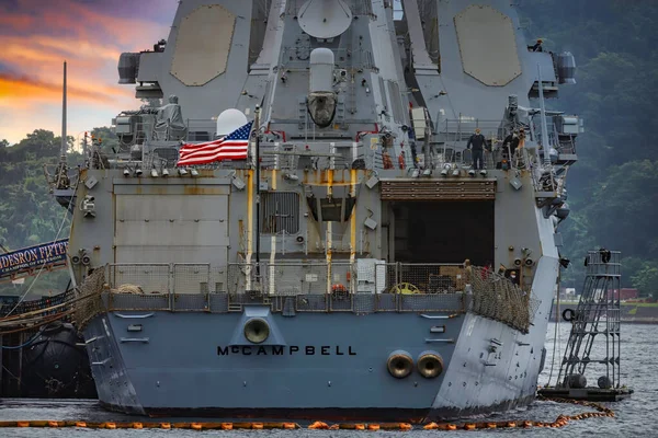 Uss Mccampbell Ddg Arleigh Burke Klassad Styrd Missilförstörare Sitter Vid — Stockfoto