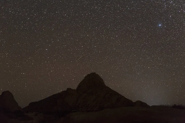 Вид Spitzkoppe Вночі — стокове фото