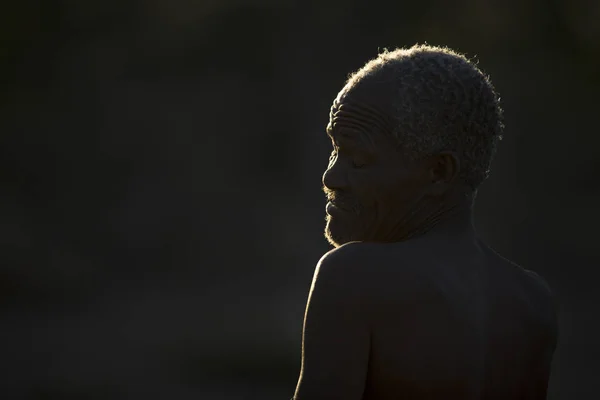 Tsumkwe Bushmanland Namibya Haziran 2017 She Hoansi San Turistler Geçerek — Stok fotoğraf