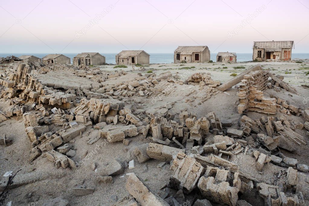 Elizabeth Bay Ghost Town near kolmanskoppe, Luderitz 