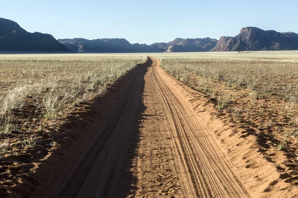 空の未舗装の道路で国立ウクルフトパ — ストック写真