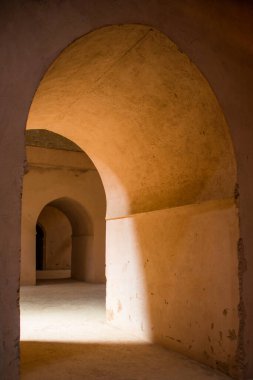 Moulay İsmail Granaries (İspanyol-Mağribi tarzı), Moulay İsmail döneminde Fas 'ın antik başkenti Meknes' te kurulmuştur.