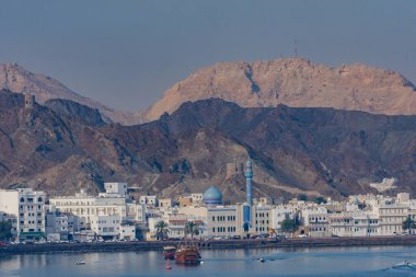 Eski şehir manzarası ve Mutrah limanı Gözcü Kulesi 'nden, Muscat, Umman Sultanı