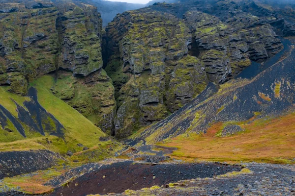 Dyrholaey Výběžek Původně Ostrov Sopečného Původu Obrovským Obloukem Lávy Stojící — Stock fotografie