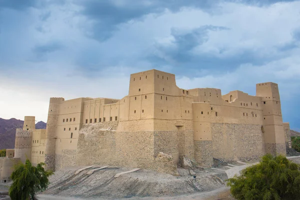 Eski Bahla kalesi, UNESCO Dünya Mirası Alanı, Umman Sultanı