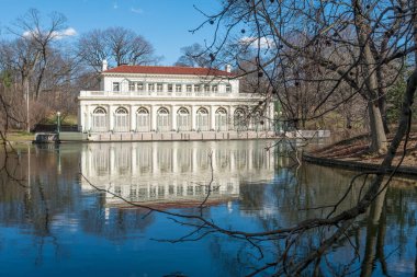 Prospect Park 'taki kayıkhane, Brooklyn, New York' taki en büyük halk parkı.