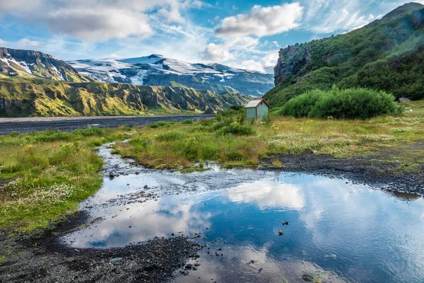 アイスランドのハイランドにあるFjallabak自然保護区にあるThrosmorkの劇的な美しくシュールな風景 有名なローガヴェグルハイキングコースの南端を示す — ストック写真