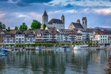 Şatosu ve Stadtpfarrkirche (St. John Kilisesi), Rapperswil-Jona, St. Gallen, İsviçre