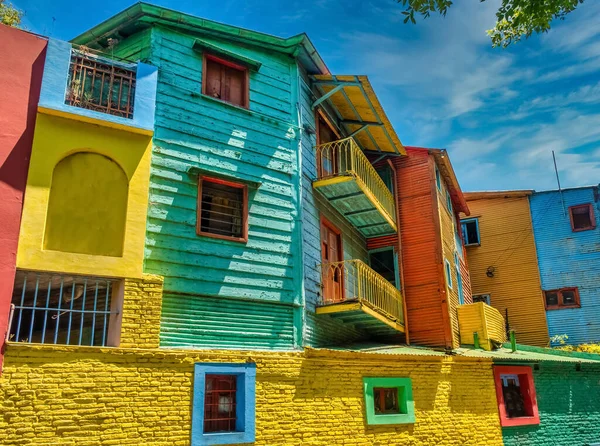 Arjantin, Buenos Aires 'in en eski işçi sınıfı mahallesi olan La Boca' daki renkli Caminto sokak sahneleri..