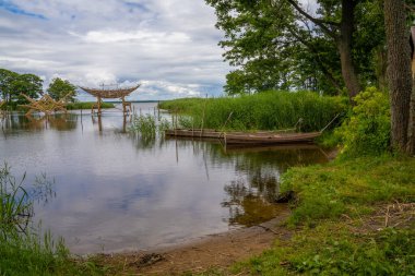 Litvanya 'nın başkenti Joudkrante' de Curonian Spit Ulusal Parkı 'nda Curonian Lagoon ve Baltık Denizi arasında, Rusya (Kalininingrad exclave) sınırına yakın büyüleyici bir tatil köyü..