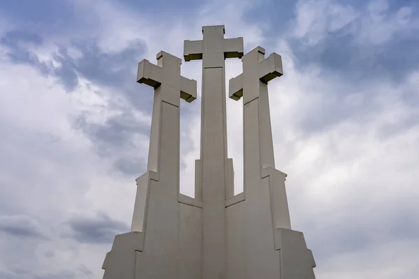리투아니아의 뉴스에 기념물인 십자가가 공원의 언덕에 있습니다 전설에 의하면 프란치스코 — 스톡 사진