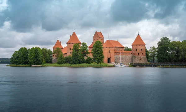 Zamek Wyspie Trakai Trakai Litwa Wyspie Jeziorze Galve Zbudowany Xiv — Zdjęcie stockowe