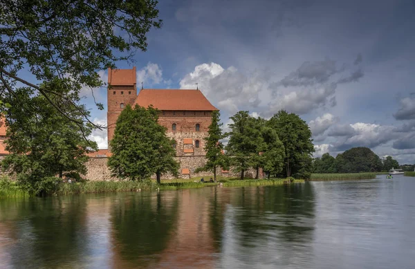 Zamek Wyspie Trakai Trakai Litwa Wyspie Jeziorze Galve Zbudowany Xiv — Zdjęcie stockowe