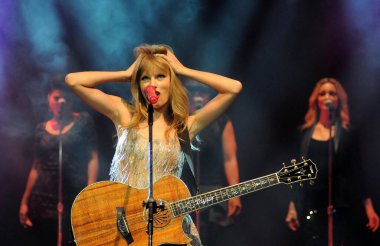 Rio de Janeiro, 8 Aralık 2009. Şarkıcı Taylor Swift, Brezilya 'nın Rio de Janeiro kentindeki HSBC Arena' da sergiledi..