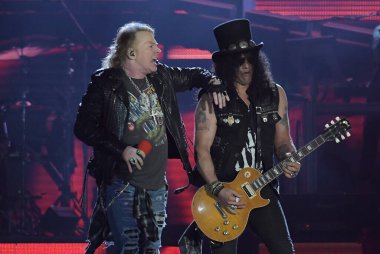 Rio de Janeiro, 24 Eylül 2017. Şarkıcı Axl Rose ve gitarist Slash Rio de Janeiro, Brezilya 'daki Rock 2017' deki konserde.