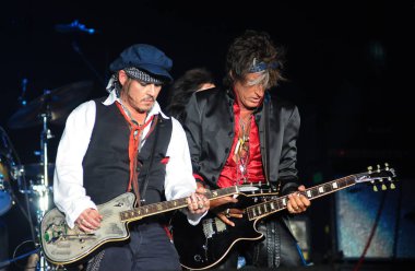 Rio de Janeiro, 24 Eylül 2015. Gitaristler Johnny Depp ve Joe Perry Rio de Janeiro, Brezilya 'da Rio 2015 Rock' ta Hollywood Vampirleri grubunun konserinde