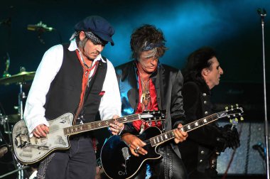 Rio de Janeiro, 24 Eylül 2015. Gitaristler Johnny Depp ve Joe Perry Rio de Janeiro, Brezilya 'da Rio 2015 Rock' ta Hollywood Vampirleri grubunun konserinde.