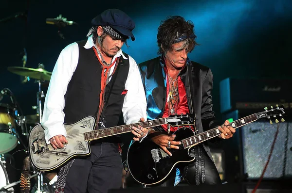Rio de Janeiro, 24 Eylül 2015. Gitaristler Johnny Depp ve Joe Perry Rio de Janeiro, Brezilya 'da Rio 2015 Rock' ta Hollywood Vampirleri grubunun konserinde