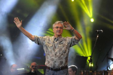 Rio de Janeiro, Brezilya, 11 Eylül 2012.Singer Caetano Veloso, Rio de Janeiro şehrindeki Oi Casa Grande tiyatrosunda bir gösteri sırasında.