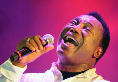 Rio de Janeiro, 15 Eylül 2013. Şarkıcı ve gitarist George Benson, Rio 2013 'te Rio de Janeiro, Brezilya' da gerçekleştirdiği rock konserinin sunumu sırasında,.