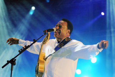Rio de Janeiro, 15 Eylül 2013. Şarkıcı ve gitarist George Benson, Rio 2013 'te Rio de Janeiro, Brezilya' da gerçekleştirdiği rock konserinin sunumu sırasında,.