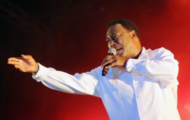 Rio de Janeiro, 15 Eylül 2013. Şarkıcı ve gitarist George Benson, Rio 2013 'te Rio de Janeiro, Brezilya' da gerçekleştirdiği rock konserinin sunumu sırasında,.