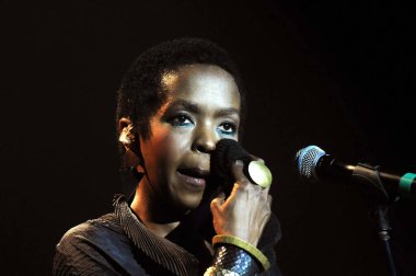 Rio de Janeiro, Brezilya, 27 Ağustos 2011.Singer Lauryn Hill, Rio de Janeiro 'daki Leopoldina İstasyonu' ndaki Back2Black Festivali sırasında