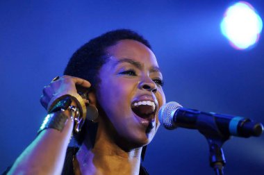 Rio de Janeiro, Brezilya, 27 Ağustos 2011.Singer Lauryn Hill, Rio de Janeiro 'daki Leopoldina İstasyonu' ndaki Back2Black Festivali sırasında