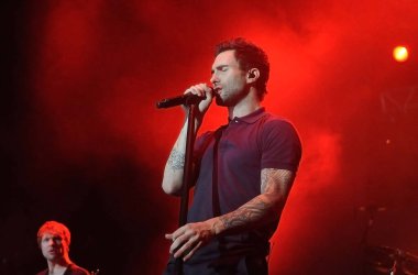 Rio de Janeiro, 16 Eylül 2017. Rio 2017, Rio de Janeiro, Brezilya 'daki Rock konserinde Maroon 5' tan şarkıcı Adam Levine