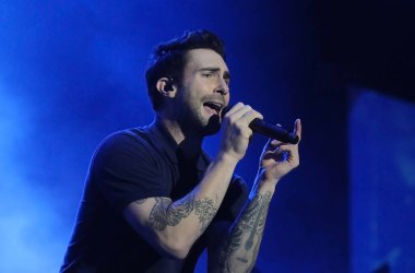 Rio de Janeiro, 16 Eylül 2017. Rio 2017, Rio de Janeiro, Brezilya 'daki Rock konserinde Maroon 5' tan şarkıcı Adam Levine