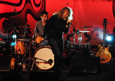 Rio de Janeiro, Brezilya, 12 Ocak 2010.Şarkıcı Robert Plant Rio de Janeiro şehrindeki HSBC Arena 'daki gösterisi sırasında.