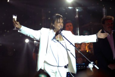 Rio de Janeiro, 14 Şubat 2011.Şarkıcı Roberto Carlos, Emoes em Alto Mar 'ın sunumu sırasında, Brezilya' nın Rio de Janeiro sahilindeki Costa Serena gemisinde.
