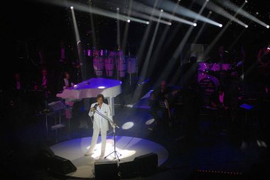 Rio de Janeiro, 14 Şubat 2011.Şarkıcı Roberto Carlos, Emoes em Alto Mar 'ın sunumu sırasında, Brezilya' nın Rio de Janeiro sahilindeki Costa Serena gemisinde.