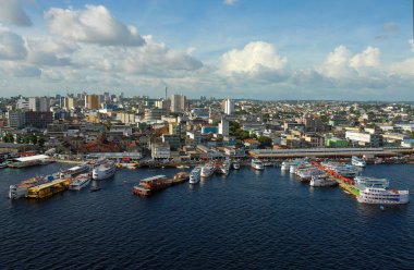 Manaus, 4 Eylül 2006Brezilya 'nın başkenti Amazonas, Manaus şehrinin bölgesel zanaat limanının havacılık manzarası