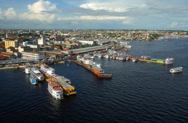 Manaus, 4 Eylül 2006Brezilya 'nın başkenti Amazonas, Manaus şehrinin bölgesel zanaat limanının havacılık manzarası