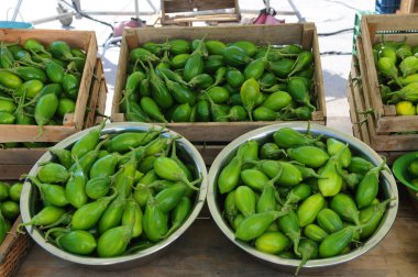 Rio de Janeiro, Brezilya, 22 Nisan 2018. Rio de Janeiro kentindeki Barra da Tijuca meydanında sebzeler sergilendi ve satıldı..
