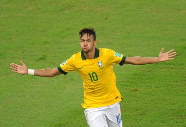 Rio de Janeiro, 1 Temmuz 2013.Brezilyalı futbolcu Neymar, 2013 Konfederasyon Kupası finalinde İspanya ile oynadığı maçtaki golünü Rio de Janeiro şehrindeki Maracana Stadyumu 'nda kutladı..