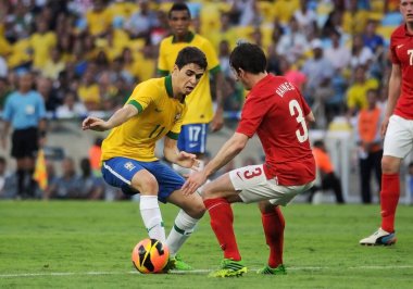 Rio de Janeiro, 2 Haziran 2013. Brezilya Milli Takımı Oscar oyuncusu Brezilya x İngiltere 'nin Rio de Janeiro şehrindeki Maracana Stadyumu' nda oynanan dostluk maçı sırasında