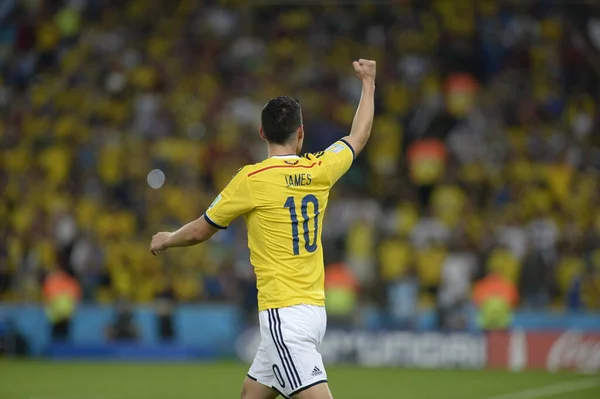 Rio de Janeiro, 28 Haziran 2014. Futbolcu James Rodrigues, Brezilya 'nın Rio de Janeiro kentindeki Maracana Stadyumu' nda oynanan 2014 Dünya Kupası maçında Kolombiya ve Uruguay maçlarında attığı golü kutluyor..
