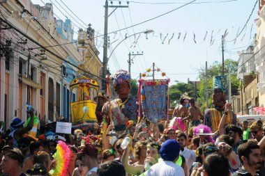 Rio de Janeiro, 19 Şubat 2017. Brezilya 'nın Rio de Janeiro kentindeki sokak karnavalında Cu na Terra karnavalı sırasında Folies