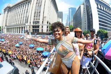 Rio de Janeiro, Brezilya, 5 Mart 2019.Şarkıcı Ludimilla Rio de Janeiro şehir merkezinde Fervo da Lud karnaval bloğunun sunumu sırasında.