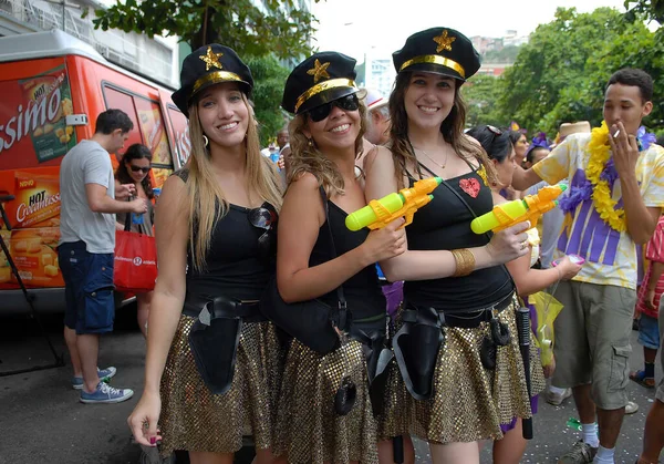 Rio Janeiro February 2017 Revelers Play Parade Block Simpatia Quase — Stock Photo, Image