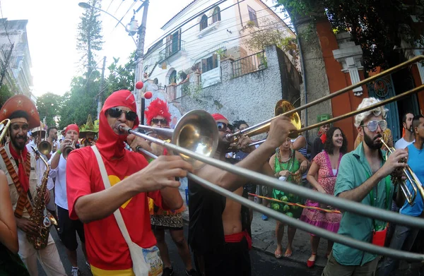 브라질 리오데자네이로에서 카니발 행렬중에 — 스톡 사진