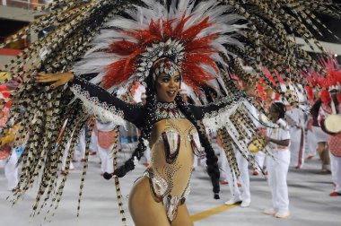 Rio de Janeiro, 26 Şubat 2017. Brezilya 'nın Rio de Janeiro kentindeki Sambodromo şehrindeki dünyanın en büyük karnavalı kabul edilen Rio de Janeiro Karnavalı sırasında Samba Okulları Geçidi